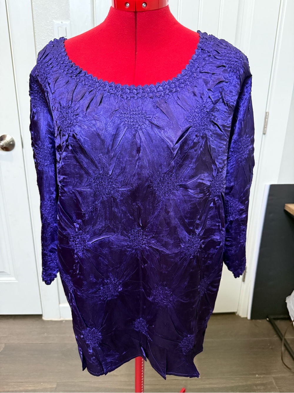 Y2K WD.NY Vibrant Purple 3/4 Sleeve puckered starburst/Floral, popcorn fabric 1X